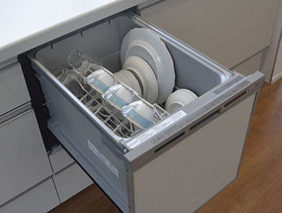 食洗機を標準装備｜後片付けは機械に任せて食後は寛ぎタイム。